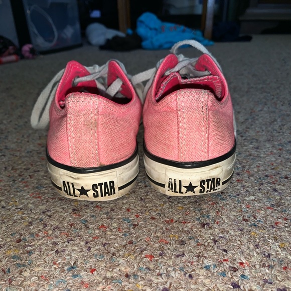 Pink converse - Picture 2 of 3